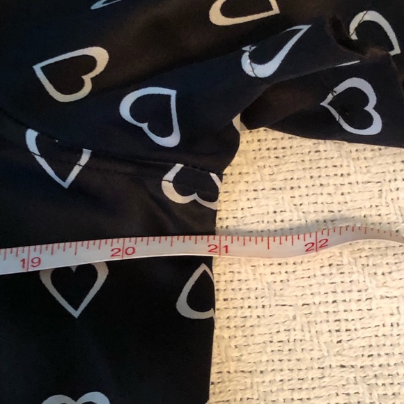Neiman Marcus Black with White Hearts Short Sleeves T-Shirt Style Silk Blouse - Picture 8 of 8